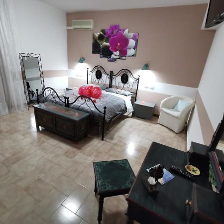 Bed & Breakfast Villa Flora Eredita Exterior photo