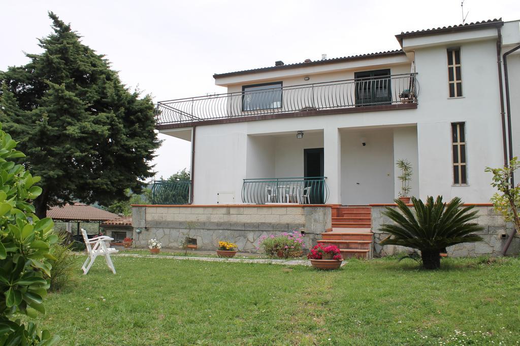 Bed & Breakfast Villa Flora Eredita Exterior photo